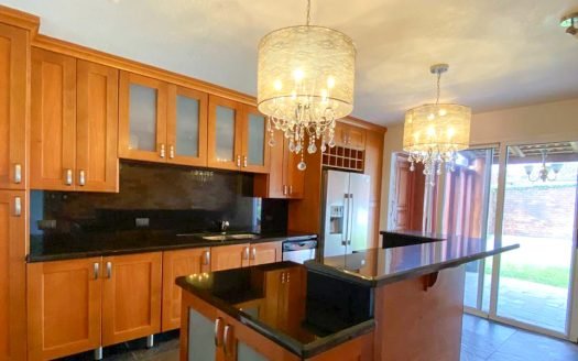 Casa en renta en Condominio Las Luces