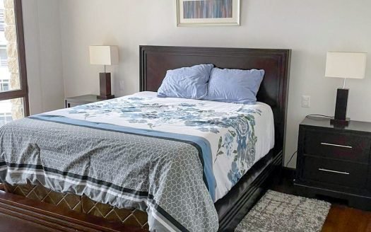 Apartamento amueblado en renta en edificio Tiffany 5ta Avenida z.14